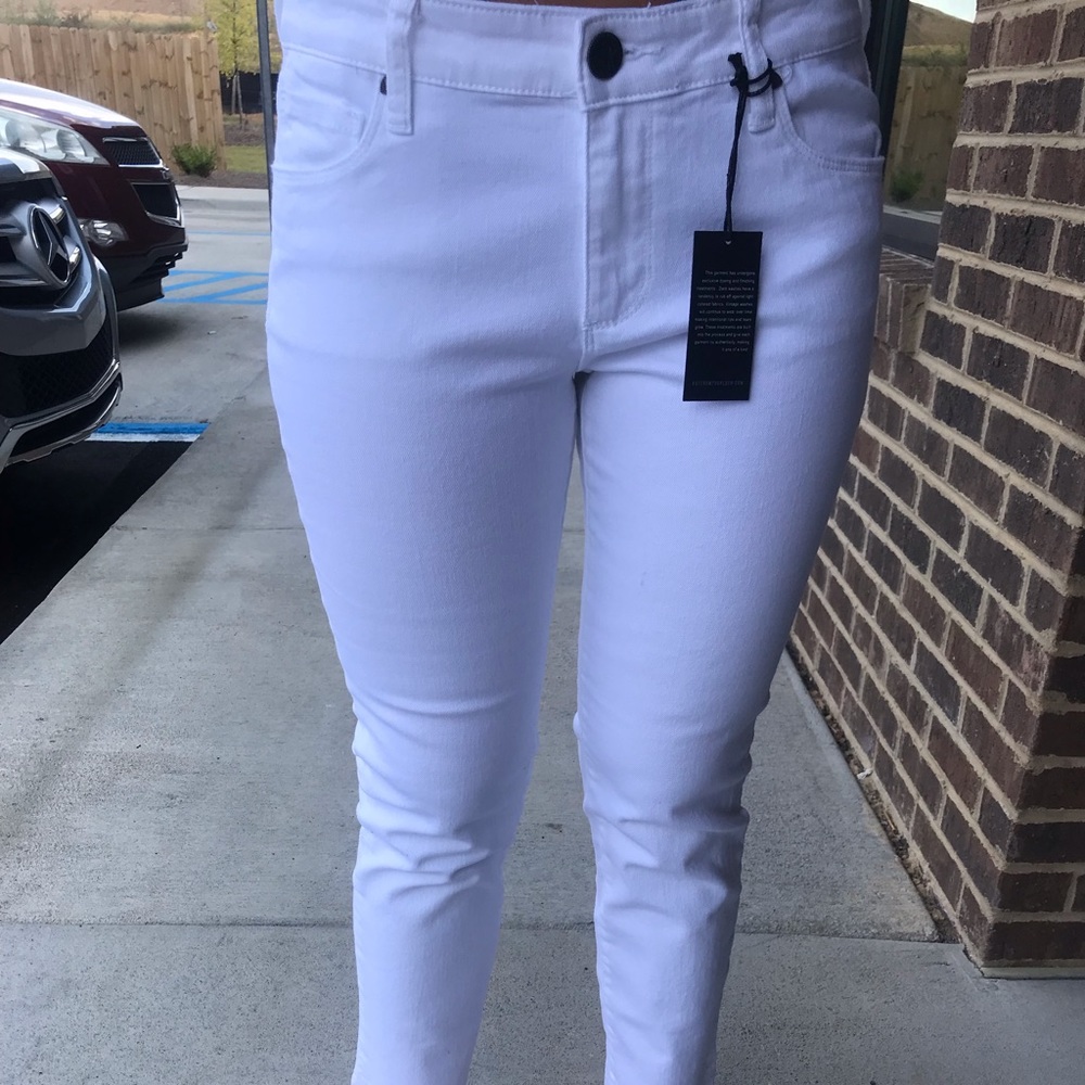 NWT Kut from the Kluth White Jeans